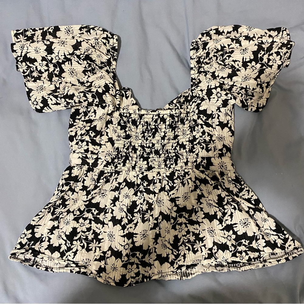 LOFT - Women’s Floral Square-Neck Peplum Top in Black and Cream - Picture 7 of 7